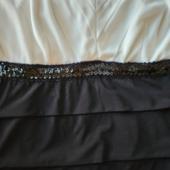 WORN ONCE! Semi-formal knee-length cocktail dress size 6 - Picture 11 of 15